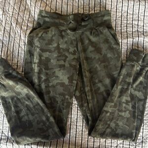 Lululemon Athletica Green Camo Joggers